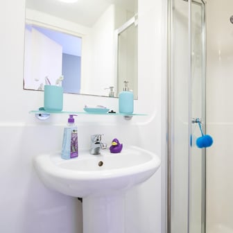 Bronze En Suite - Image 3